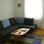 Hotel Deluxe